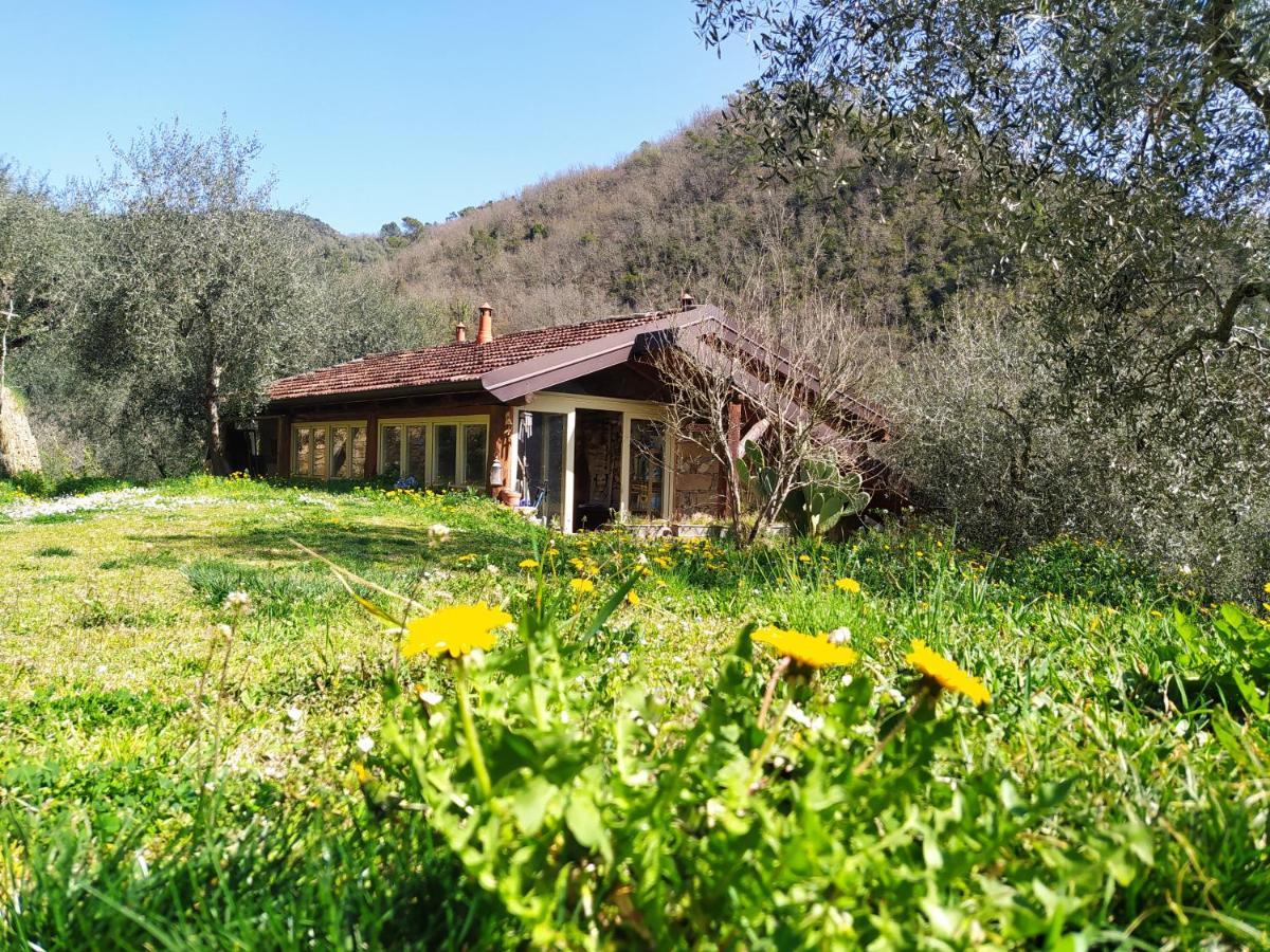 la casa di enea Villa Apricale Exterior foto