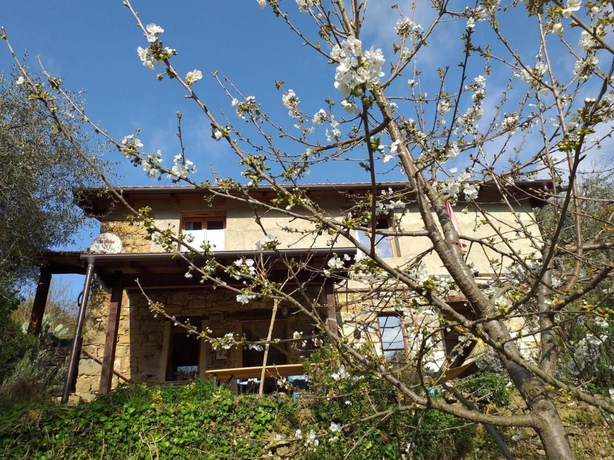 la casa di enea Villa Apricale Exterior foto